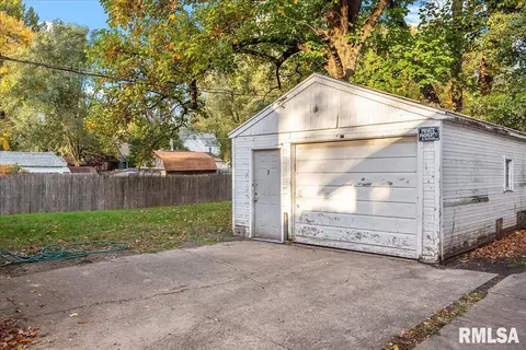 1016 N 3rd St, Springfield, IL 62702 photo 23