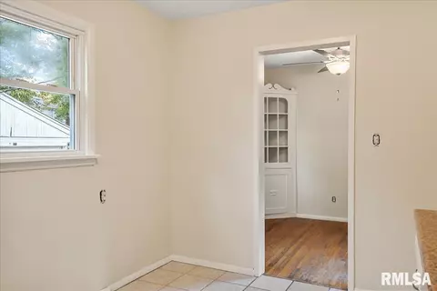 1016 N 3rd St, Springfield, IL 62702 photo 11
