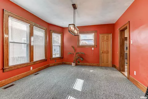 2041 S 5th St, Springfield, IL 62703 photo 14