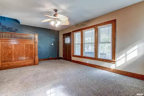 2041 S 5th St, Springfield, IL 62703 photo 6