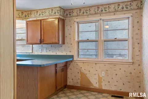 1454 N 6th St, Springfield, IL 62702 photo 10