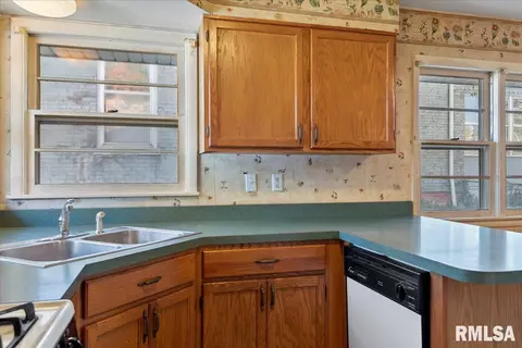 1454 N 6th St, Springfield, IL 62702 photo 9