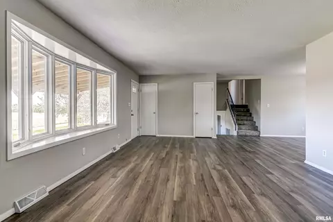 188 Cravens Rd, Springfield, IL 62712 photo 7