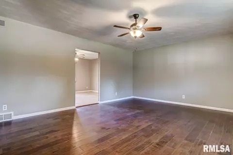 2309 Hampton Dr, Springfield, IL 62704 photo 6