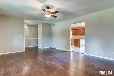 2309 Hampton Dr, Springfield, IL 62704 photo 7