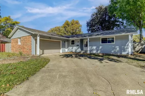 2309 Hampton Dr, Springfield, IL 62704 photo 2