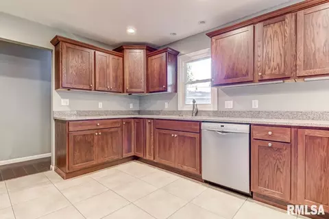 2309 Hampton Dr, Springfield, IL 62704 photo 15