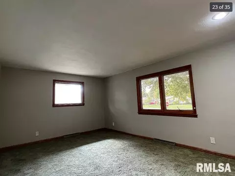 2 Kirkley Ln, Springfield, IL 62704 photo 12