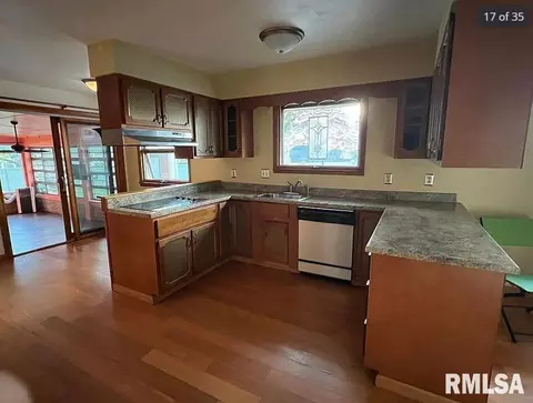 2 Kirkley Ln, Springfield, IL 62704 photo 9