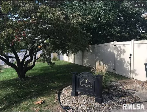 2 Kirkley Ln, Springfield, IL 62704 photo 5