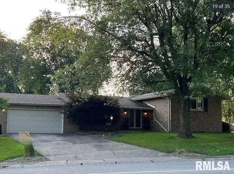 2 Kirkley Ln, Springfield, IL 62704 photo 2