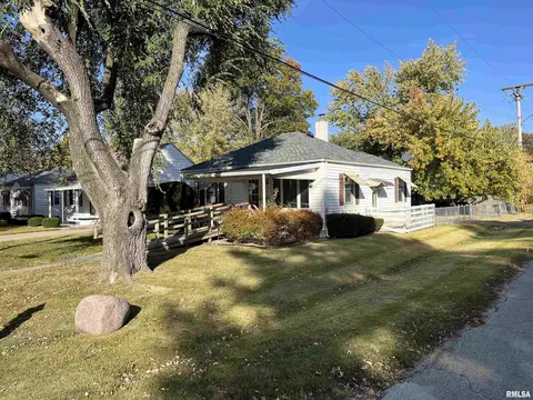 2960 S 3rd St, Springfield, IL 62703 photo 2