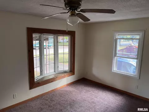 1801 N 21st St, Springfield, IL 62702 photo 2