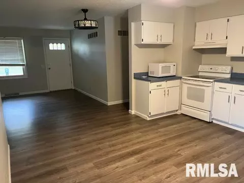 2724 Cardigan Dr, Springfield, IL 62702 photo 2