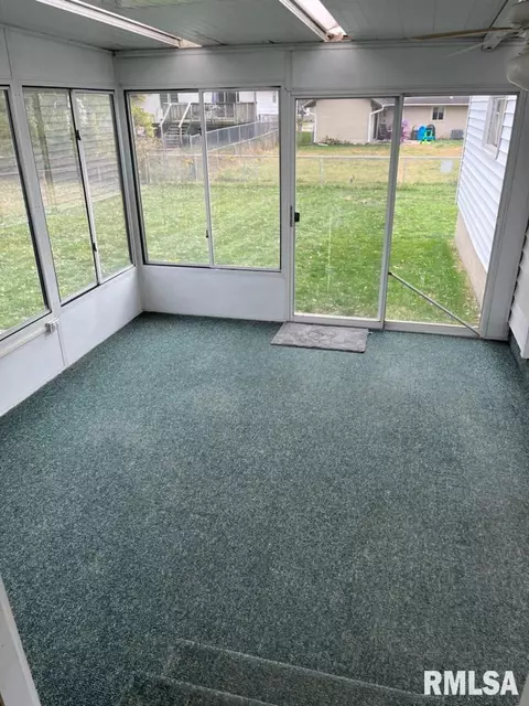 2724 Cardigan Dr, Springfield, IL 62702 photo 3