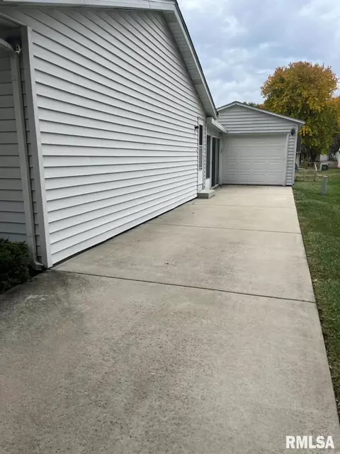 2724 Cardigan Dr, Springfield, IL 62702 photo 8