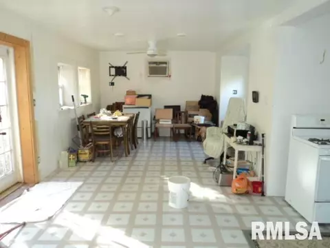 247 Washington St, Saint Augustine, IL 61474 photo 3