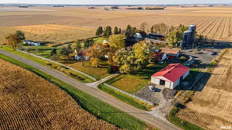 1668 1100th St, Lincoln, IL 62656