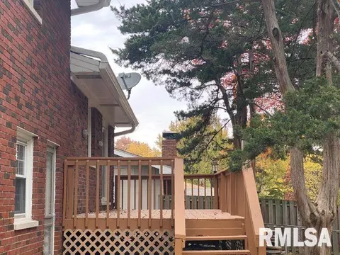 2324 Bates Ave, Springfield, IL 62704 photo 5