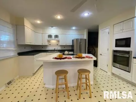 2324 Bates Ave, Springfield, IL 62704 photo 13