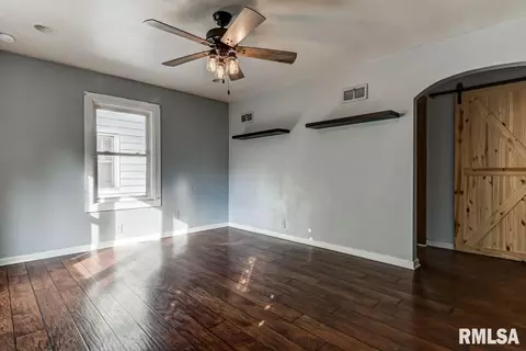 2324 S 8th St, Springfield, IL 62703 photo 4