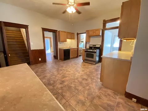 1040 Patton Ave, Springfield, IL 62702 photo 11