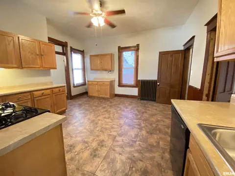 1040 Patton Ave, Springfield, IL 62702 photo 13