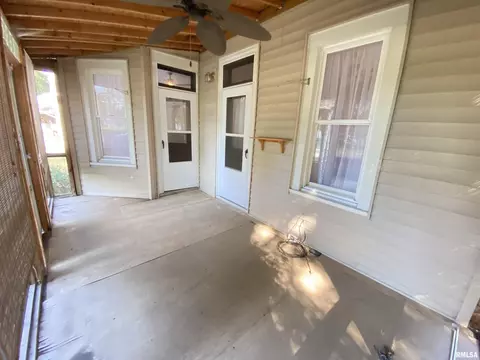 1040 Patton Ave, Springfield, IL 62702 photo 4
