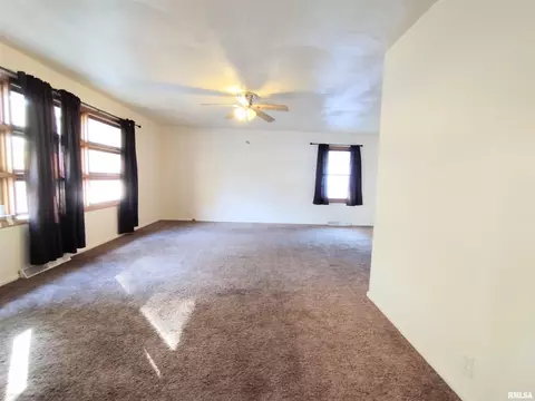 2339 Holmes Ave, Springfield, IL 62704 photo 4