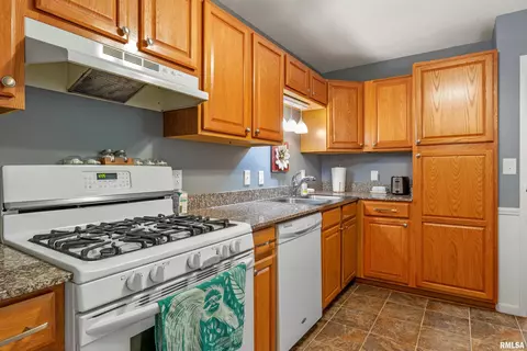 2806 S Lincoln Ave, Springfield, IL 62704 photo 8