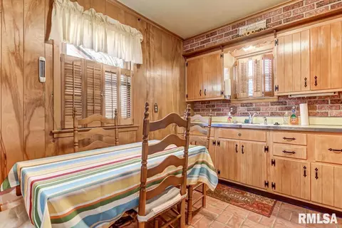2648 Yale Blvd, Springfield, IL 62703 photo 9