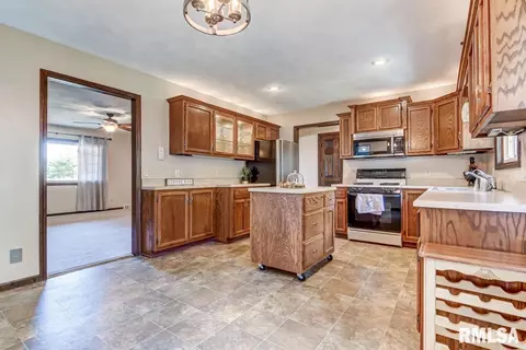 4115 S 3rd St, Springfield, IL 62703 photo 8