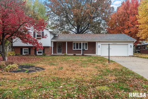 204 Othelle St, Taylorville, IL 62568