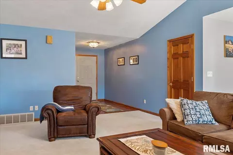 1408 Burning Bush Ct, Springfield, IL 62712 photo 8