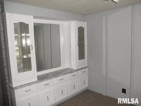 302 E Main St, Thayer, IL 62689 photo 12