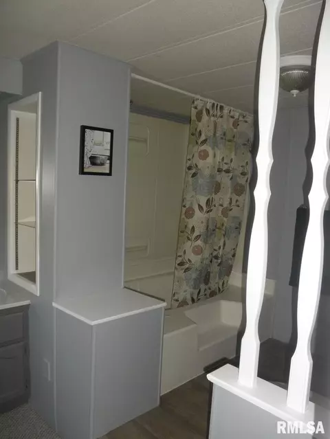 302 E Main St, Thayer, IL 62689 photo 20