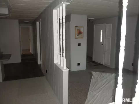 302 E Main St, Thayer, IL 62689 photo 9
