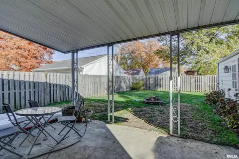 2112 Marland St, Springfield, IL 62702 photo 5