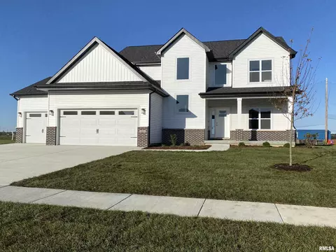 1805 Spartan Dr, Chatham, IL 62629
