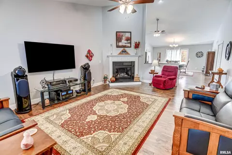 1518 Dearborn Dr, Springfield, IL 62711 photo 3