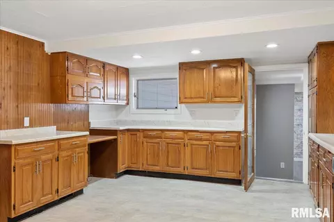 113 W Elm St, Thayer, IL 62689 photo 14