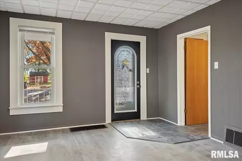 113 W Elm St, Thayer, IL 62689 photo 5