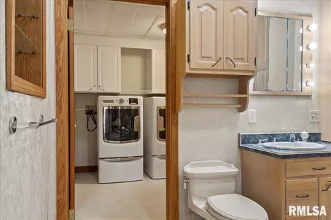 113 W Elm St, Thayer, IL 62689 photo 31