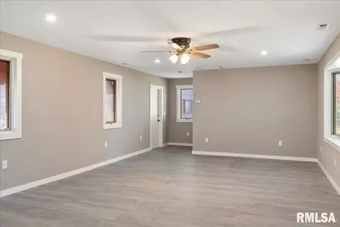 113 W Elm St, Thayer, IL 62689 photo 18