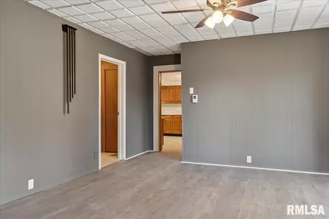 113 W Elm St, Thayer, IL 62689 photo 7