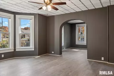 113 W Elm St, Thayer, IL 62689 photo 9