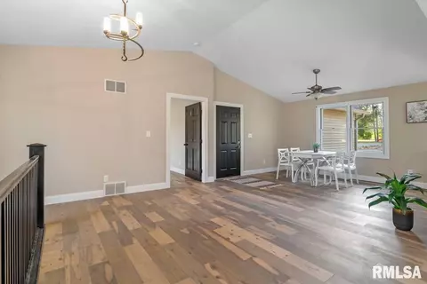 7 Fairview Ln, Springfield, IL 62711 photo 9