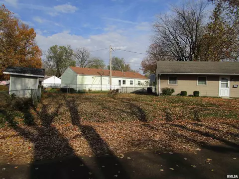 39 Bunn Dr, Springfield, IL 62703 photo 3