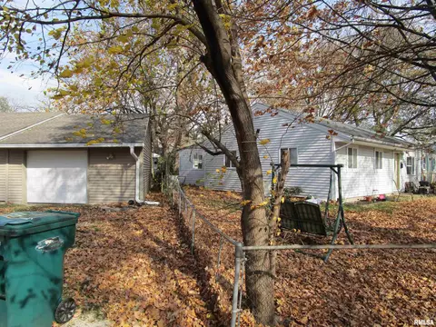 39 Bunn Dr, Springfield, IL 62703 photo 4