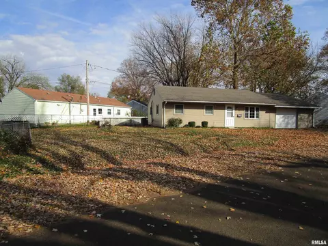 39 Bunn Dr, Springfield, IL 62703 photo 2